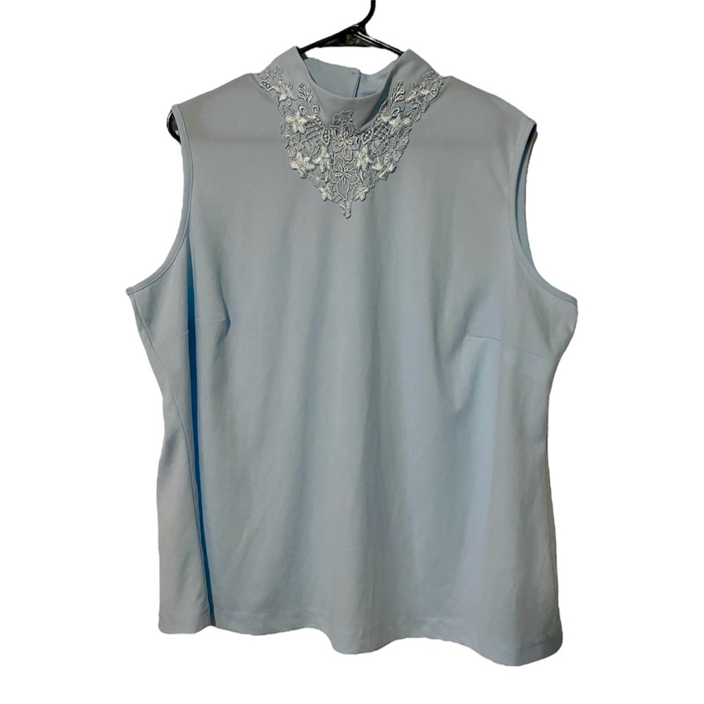 NWOT Willow Ridge Vintage Ice Blue Mock Neck Floral Appliqué Sleeveless Top